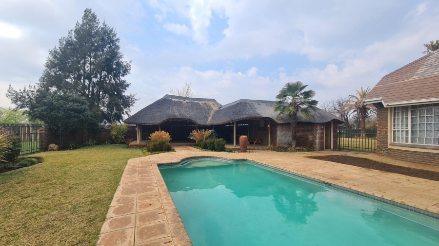 5 Bedroom Property for Sale in Wilgeboom A H North West